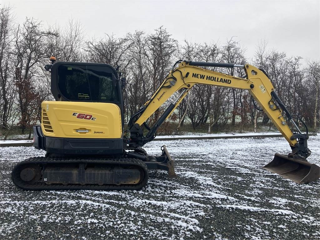 New Holland E60C CAB minigraver - Minigraafmachine: afbeelding 1 New Holland E60C CAB minigraver - Minigraafmachine: afbeelding 1