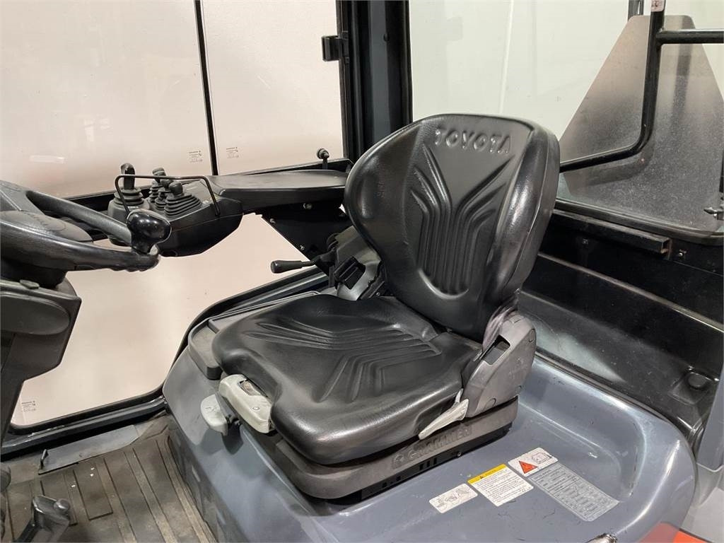 Toyota 40-8FD40N - Diesel heftruck: afbeelding 5 Toyota 40-8FD40N - Diesel heftruck: afbeelding 5