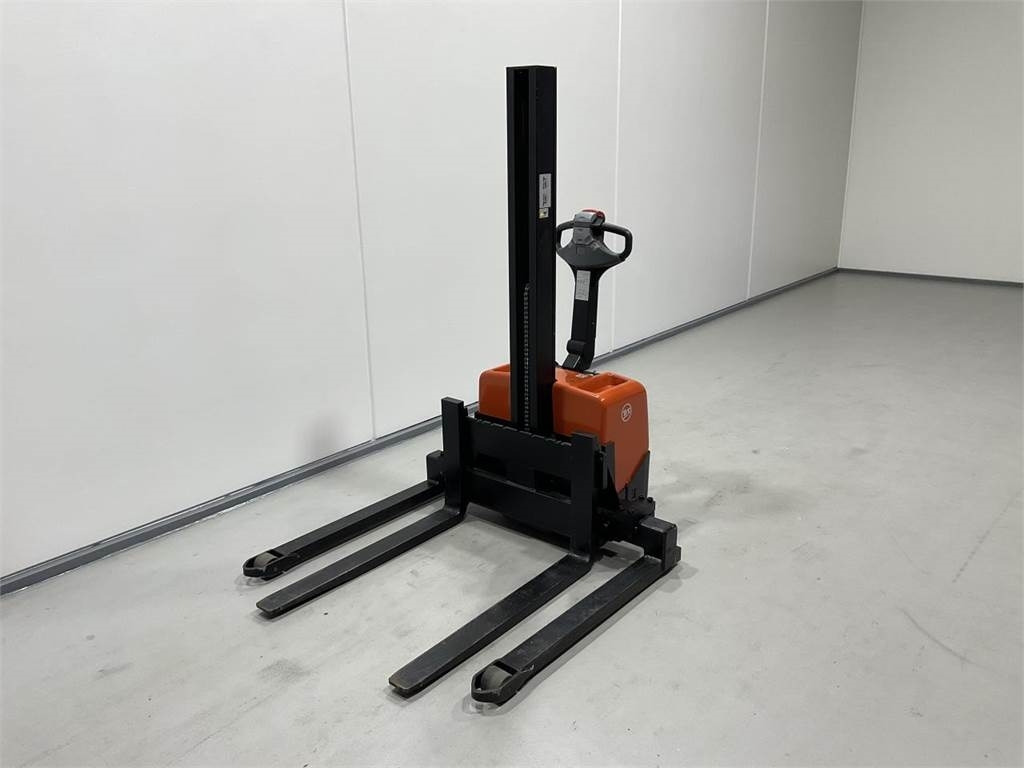 Toyota HWE100 - Stapelaar: afbeelding 4 Toyota HWE100 - Stapelaar: afbeelding 4