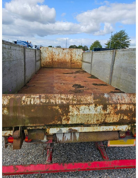 KEL-BERG 2 axle // wire // 3-way tip // radiocontrol - Containertransporter/ Wissellaadbak aanhangwagen: afbeelding 4 KEL-BERG 2 axle // wire // 3-way tip // radiocontrol - Containertransporter/ Wissellaadbak aanhangwagen: afbeelding 4