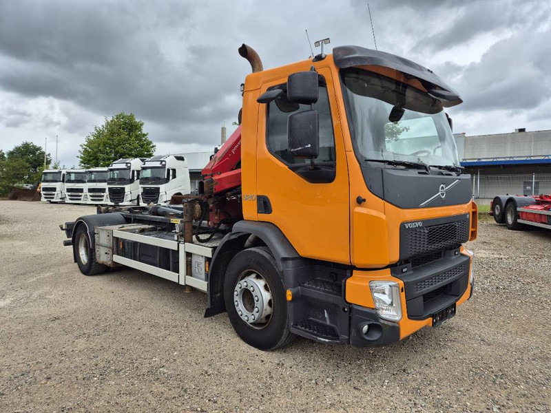 Kraanwagen Volvo FE 320 /4x2// HMF 875 K3 // Kroghejs: afbeelding 12