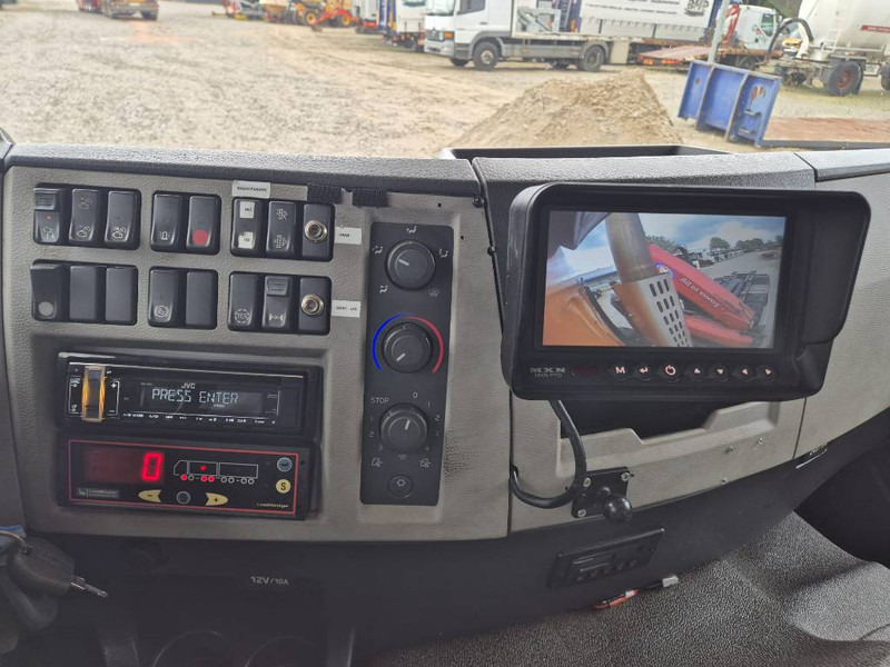 Kraanwagen Volvo FE 320 /4x2// HMF 875 K3 // Kroghejs: afbeelding 18