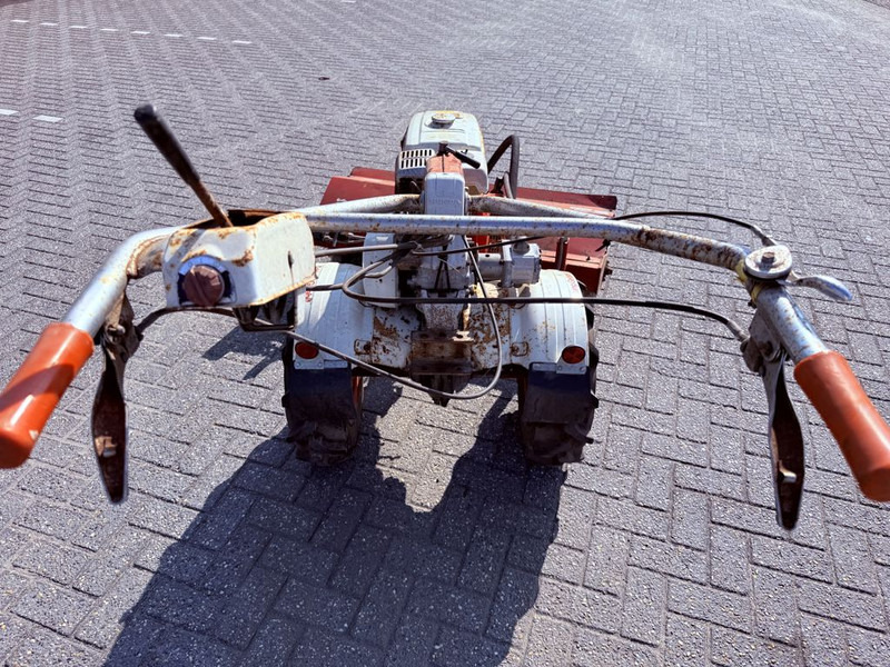 Honda F800 Veegmachine - Veegwagen: afbeelding 3 Honda F800 Veegmachine - Veegwagen: afbeelding 3