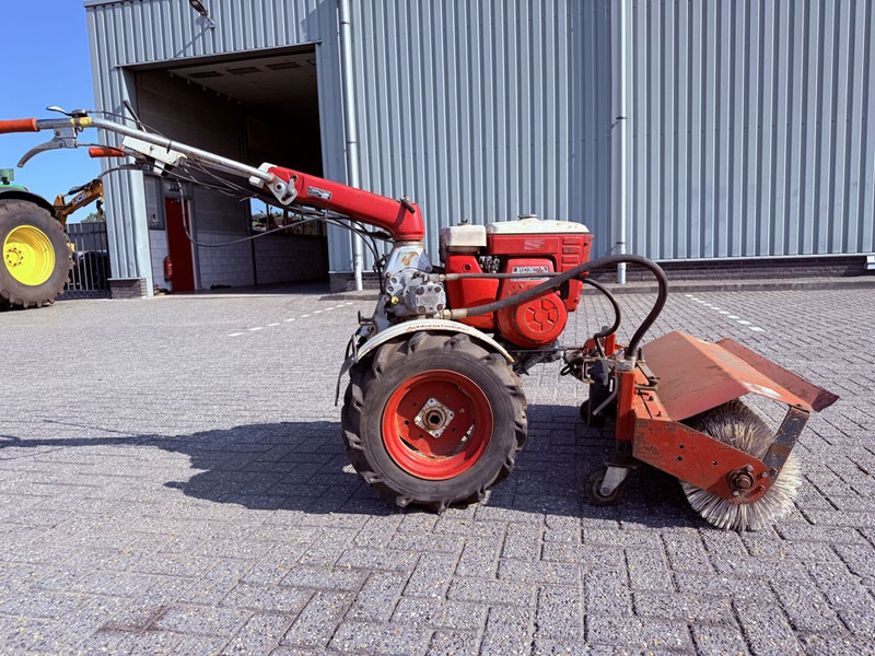 Honda F800 Veegmachine - Veegwagen: afbeelding 4 Honda F800 Veegmachine - Veegwagen: afbeelding 4