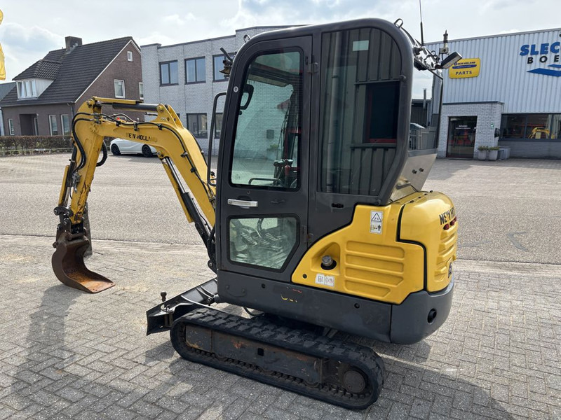 New Holland E18C Minigraver - Minigraafmachine: afbeelding 2 New Holland E18C Minigraver - Minigraafmachine: afbeelding 2