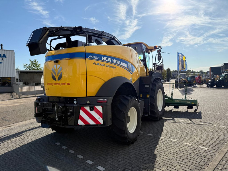 New Holland FR550 Forage Cruiser + Krone Easycollect - Hakselaar: afbeelding 4 New Holland FR550 Forage Cruiser + Krone Easycollect - Hakselaar: afbeelding 4