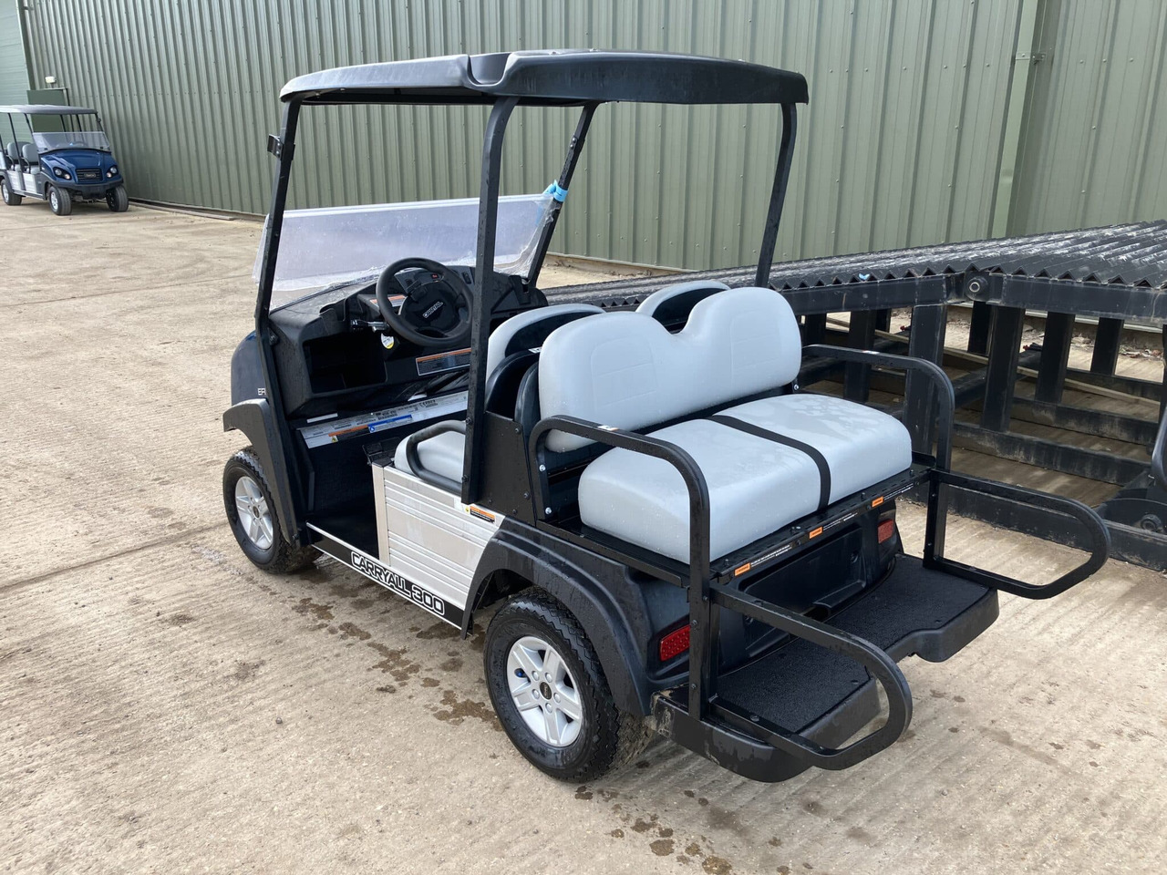 Club Car Carryall 300 w/ 4 Seat Conversion - Quad: afbeelding 2 Club Car Carryall 300 w/ 4 Seat Conversion - Quad: afbeelding 2