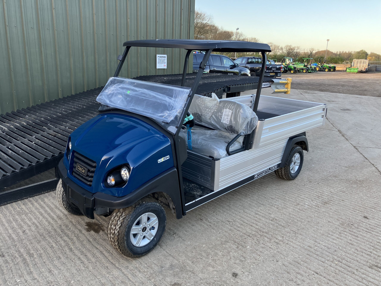 Club Car Carryall 700 w/ Li-Ion Battery - Quad: afbeelding 1 Club Car Carryall 700 w/ Li-Ion Battery - Quad: afbeelding 1