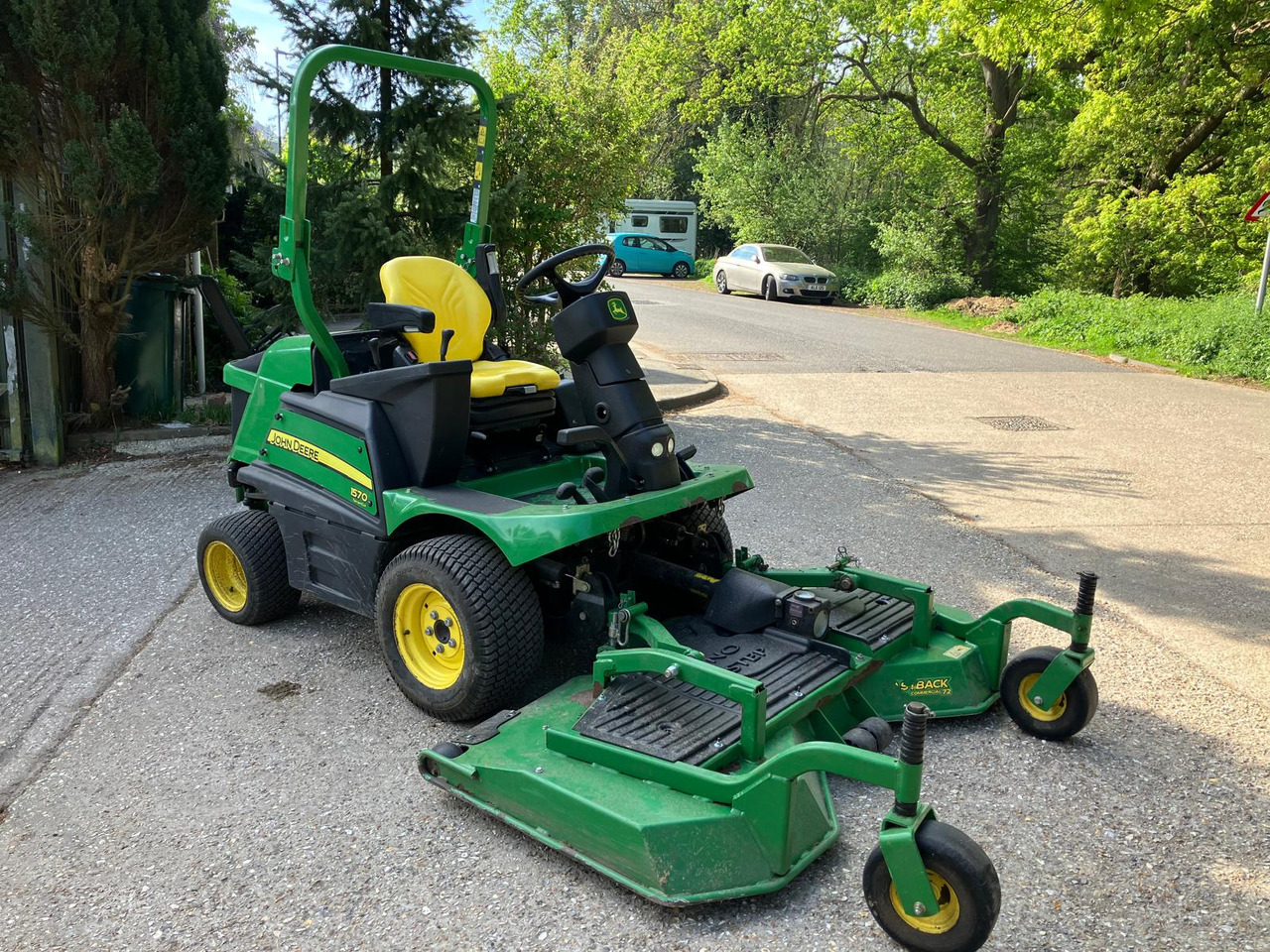 John Deere 1570 Commercial Outfront with 72 inch rear discharge deck - Gazonmaaier: afbeelding 1 John Deere 1570 Commercial Outfront with 72 inch rear discharge deck - Gazonmaaier: afbeelding 1
