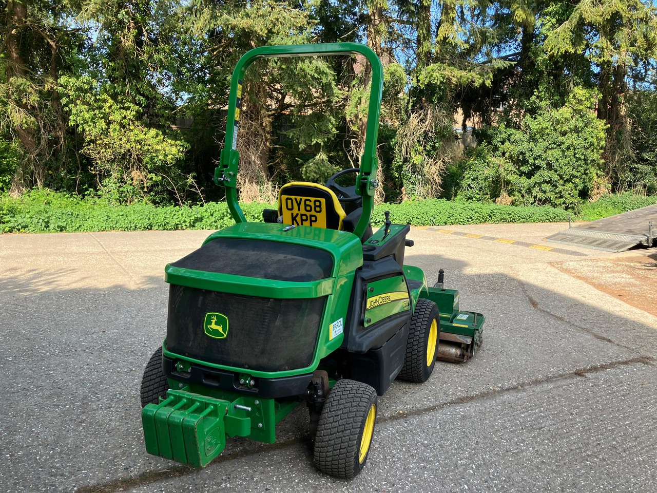 John Deere 1570 Outfront c/w Major Synergy deck - Gazonmaaier: afbeelding 4 John Deere 1570 Outfront c/w Major Synergy deck - Gazonmaaier: afbeelding 4