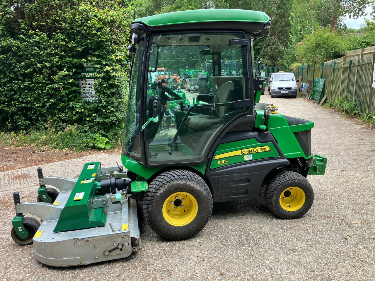 John Deere 1585 out front mower - Gazonmaaier: afbeelding 4 John Deere 1585 out front mower - Gazonmaaier: afbeelding 4