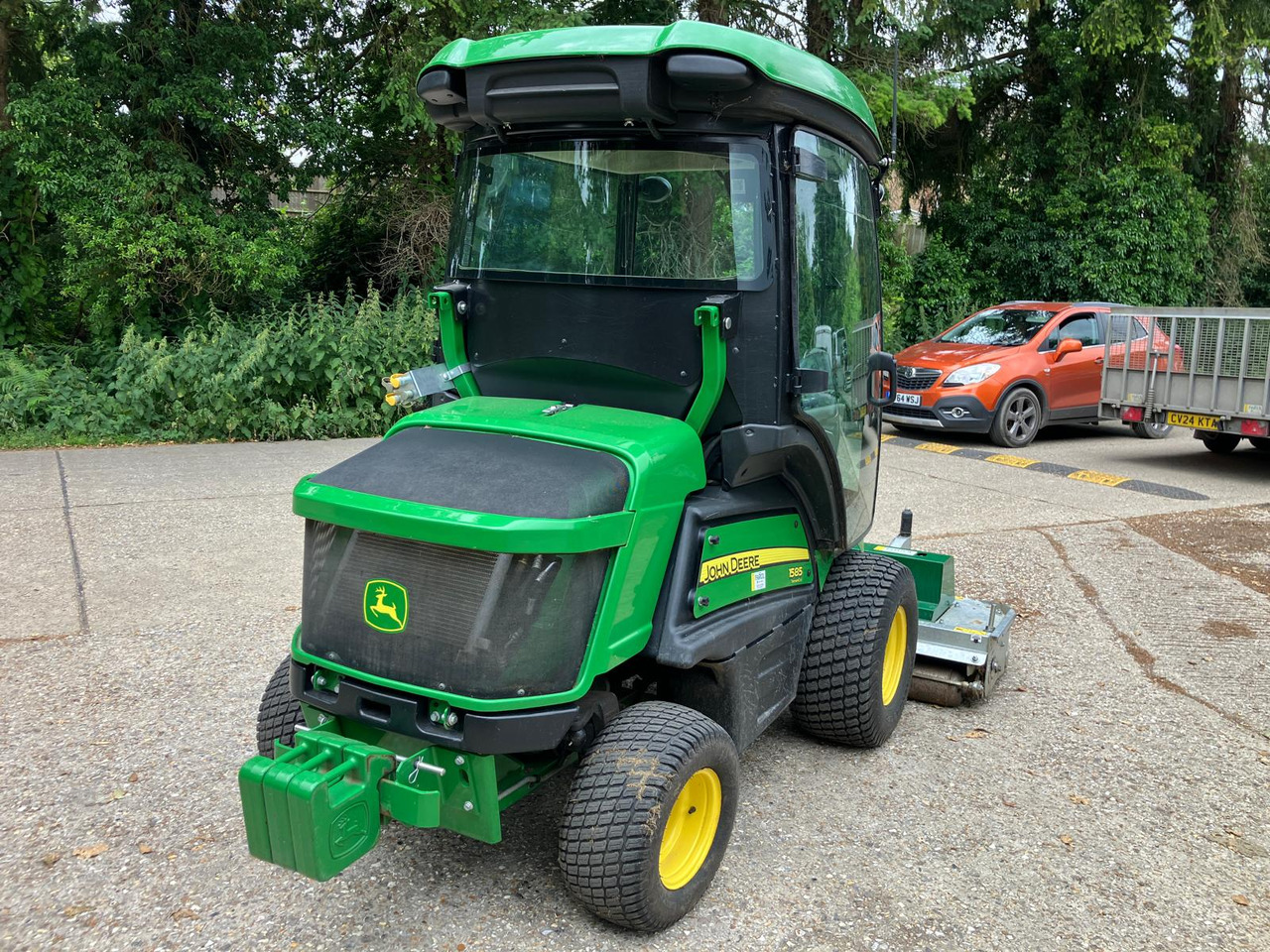 John Deere 1585 out front mower - Gazonmaaier: afbeelding 2 John Deere 1585 out front mower - Gazonmaaier: afbeelding 2