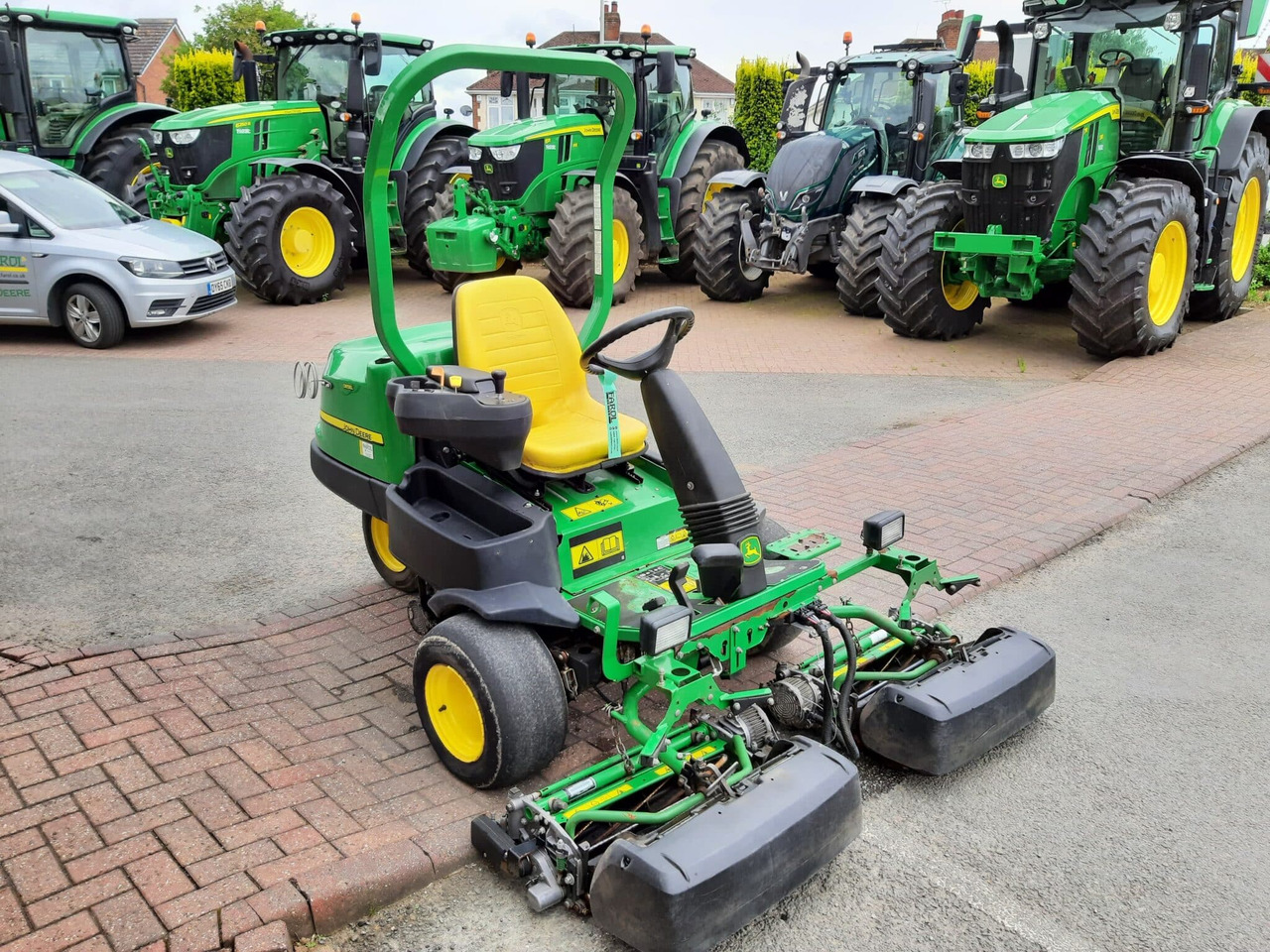 John Deere 2500E Greens triple mower - Gazonmaaier: afbeelding 2 John Deere 2500E Greens triple mower - Gazonmaaier: afbeelding 2