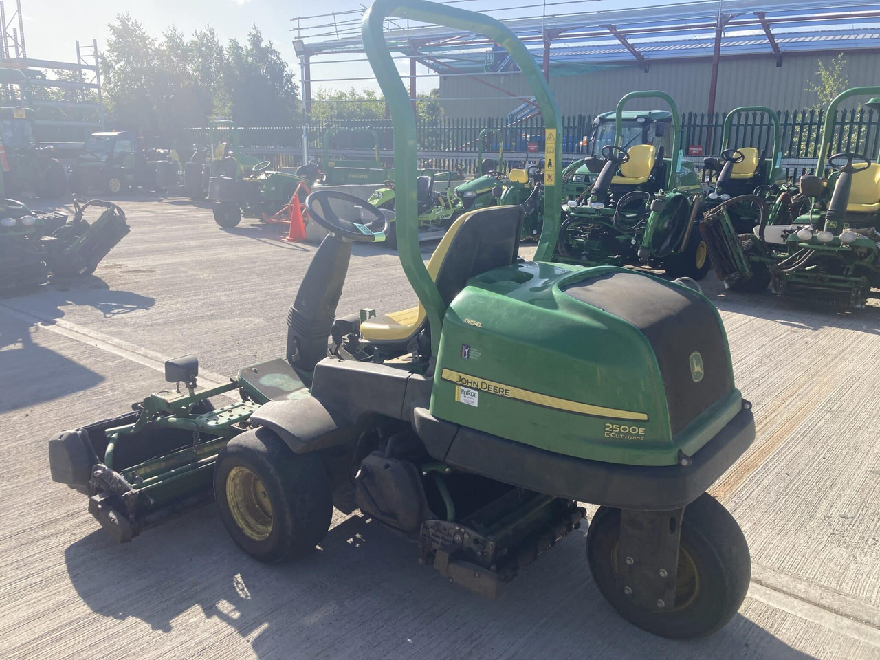 John Deere 2500EH greens triple mower - Gazonmaaier: afbeelding 3 John Deere 2500EH greens triple mower - Gazonmaaier: afbeelding 3
