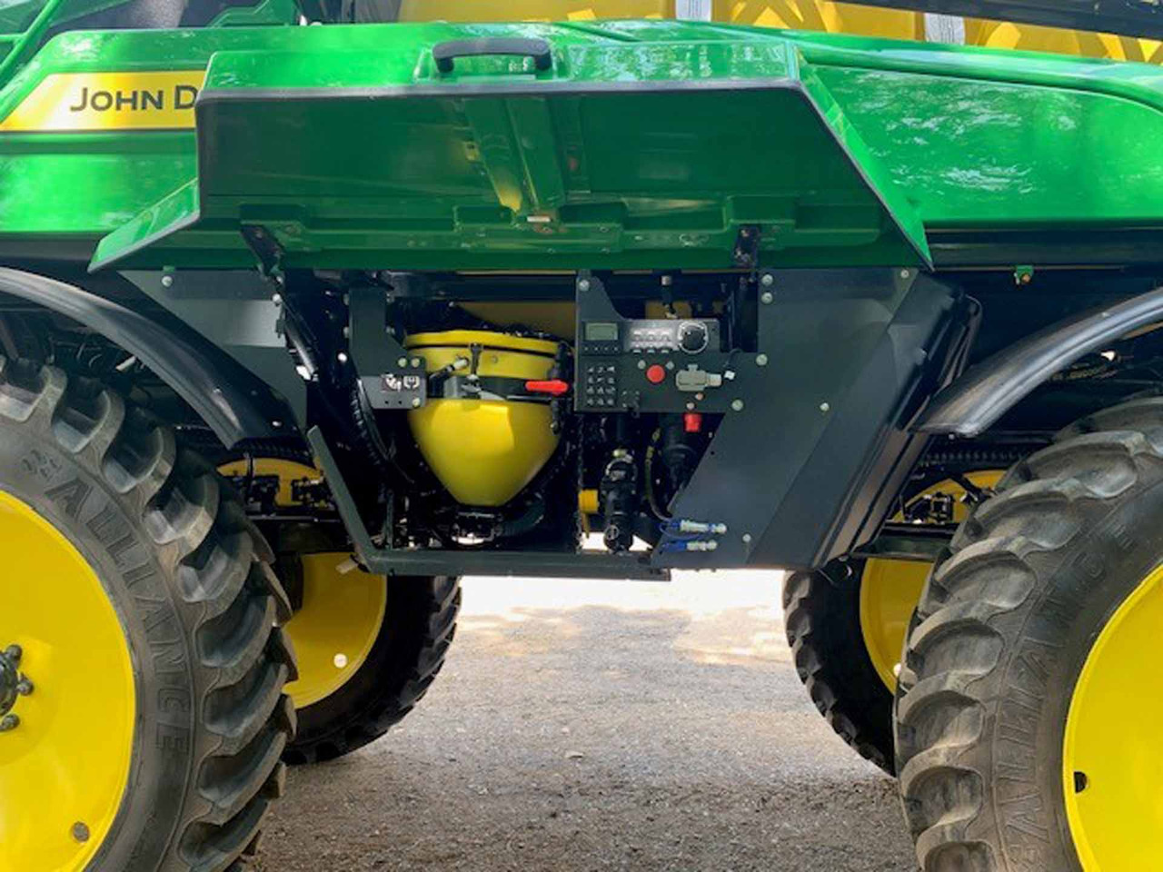 John Deere 340M - Veldspuit: afbeelding 2 John Deere 340M - Veldspuit: afbeelding 2