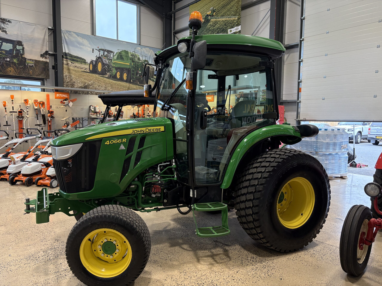 John Deere 4066R Compact Tractor - Mini tractor: afbeelding 3 John Deere 4066R Compact Tractor - Mini tractor: afbeelding 3
