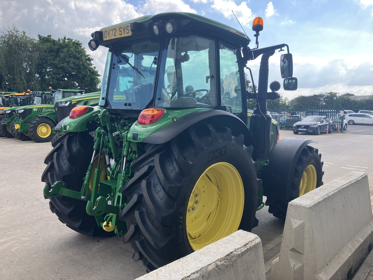 John Deere 5115M - Tractor: afbeelding 5 John Deere 5115M - Tractor: afbeelding 5