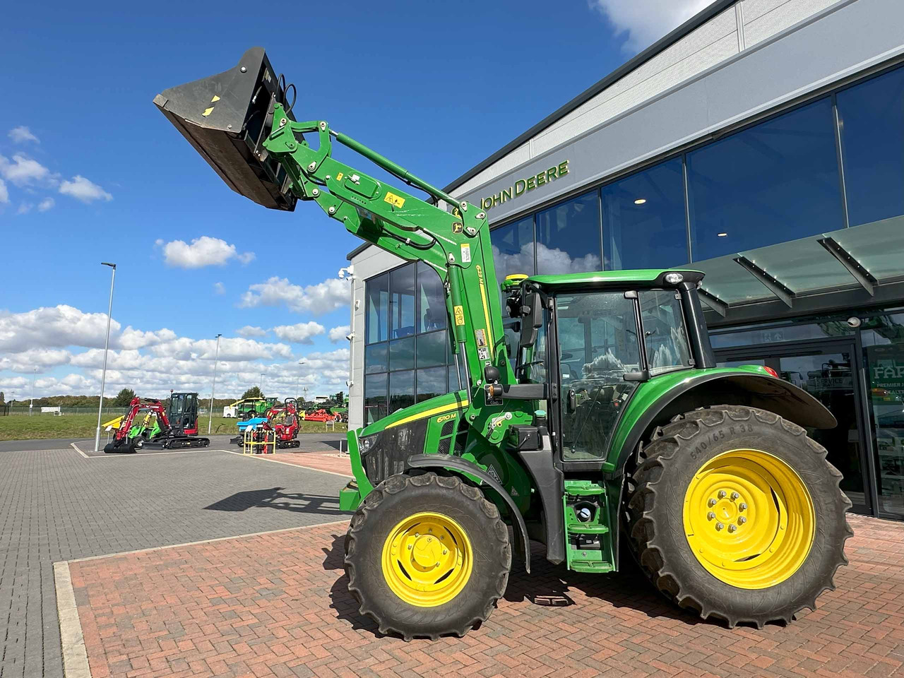 John Deere 6110M + 623M - Tractor: afbeelding 2 John Deere 6110M + 623M - Tractor: afbeelding 2