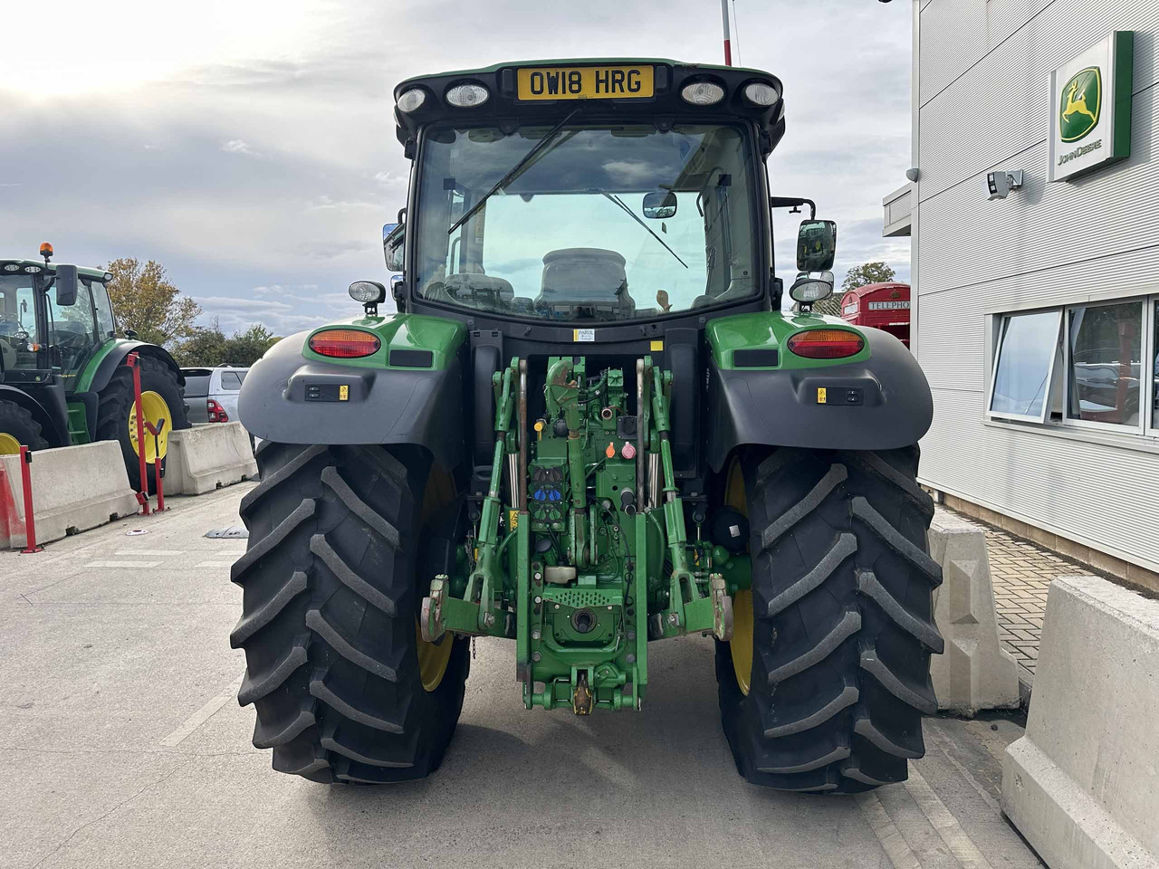 John Deere 6130R - Tractor: afbeelding 5 John Deere 6130R - Tractor: afbeelding 5