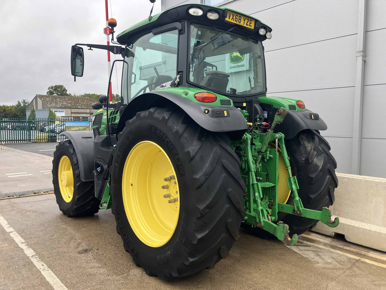 John Deere 6155R - Tractor: afbeelding 3 John Deere 6155R - Tractor: afbeelding 3