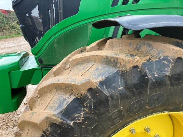 John Deere 6155R - Tractor: afbeelding 2 John Deere 6155R - Tractor: afbeelding 2