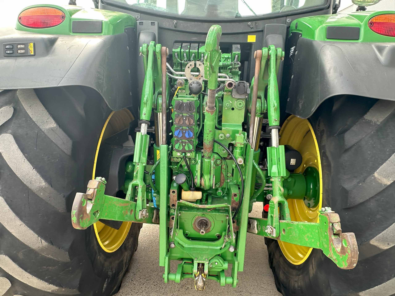 John Deere 6155R - Tractor: afbeelding 5 John Deere 6155R - Tractor: afbeelding 5