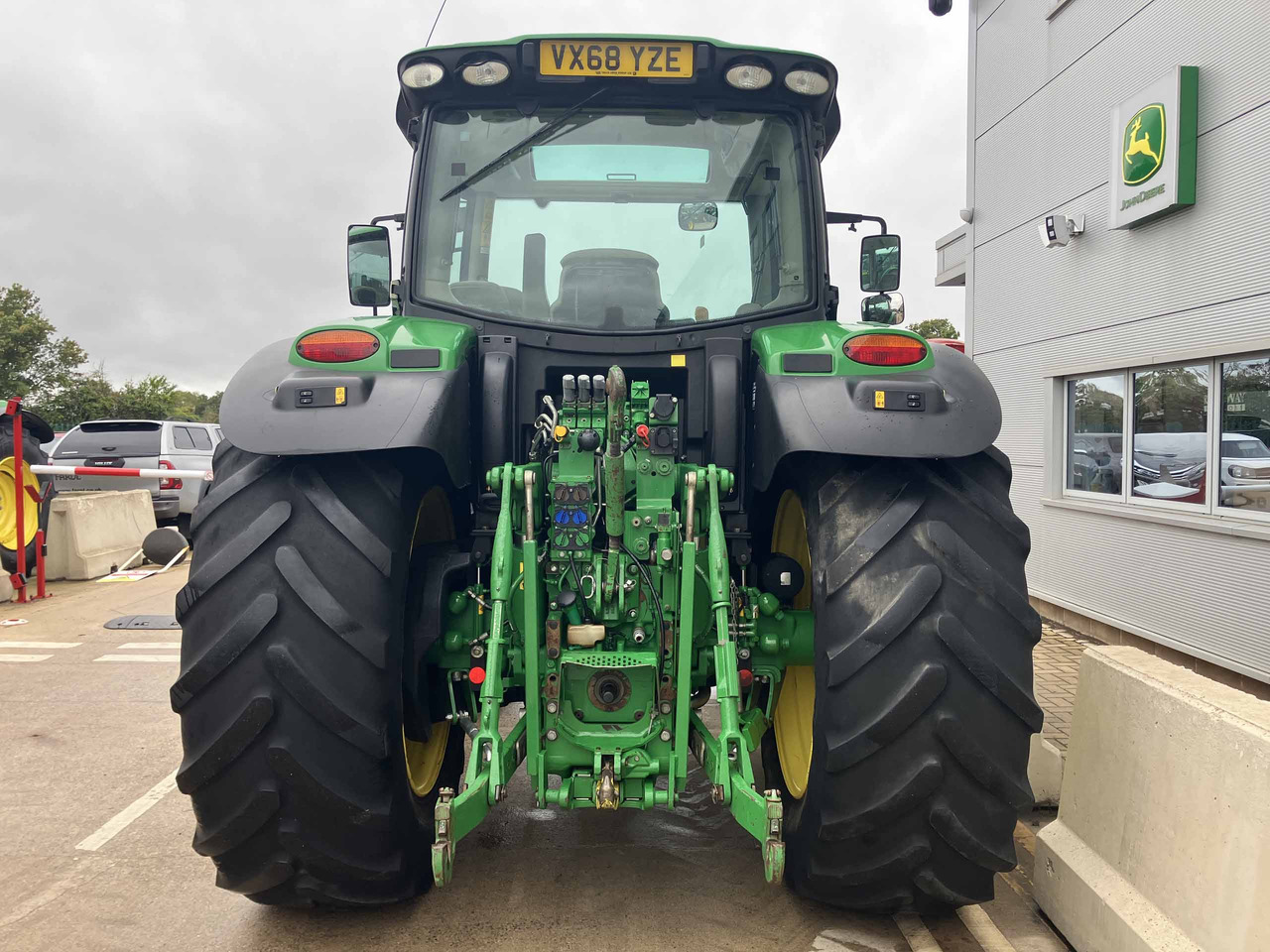 John Deere 6155R - Tractor: afbeelding 4 John Deere 6155R - Tractor: afbeelding 4