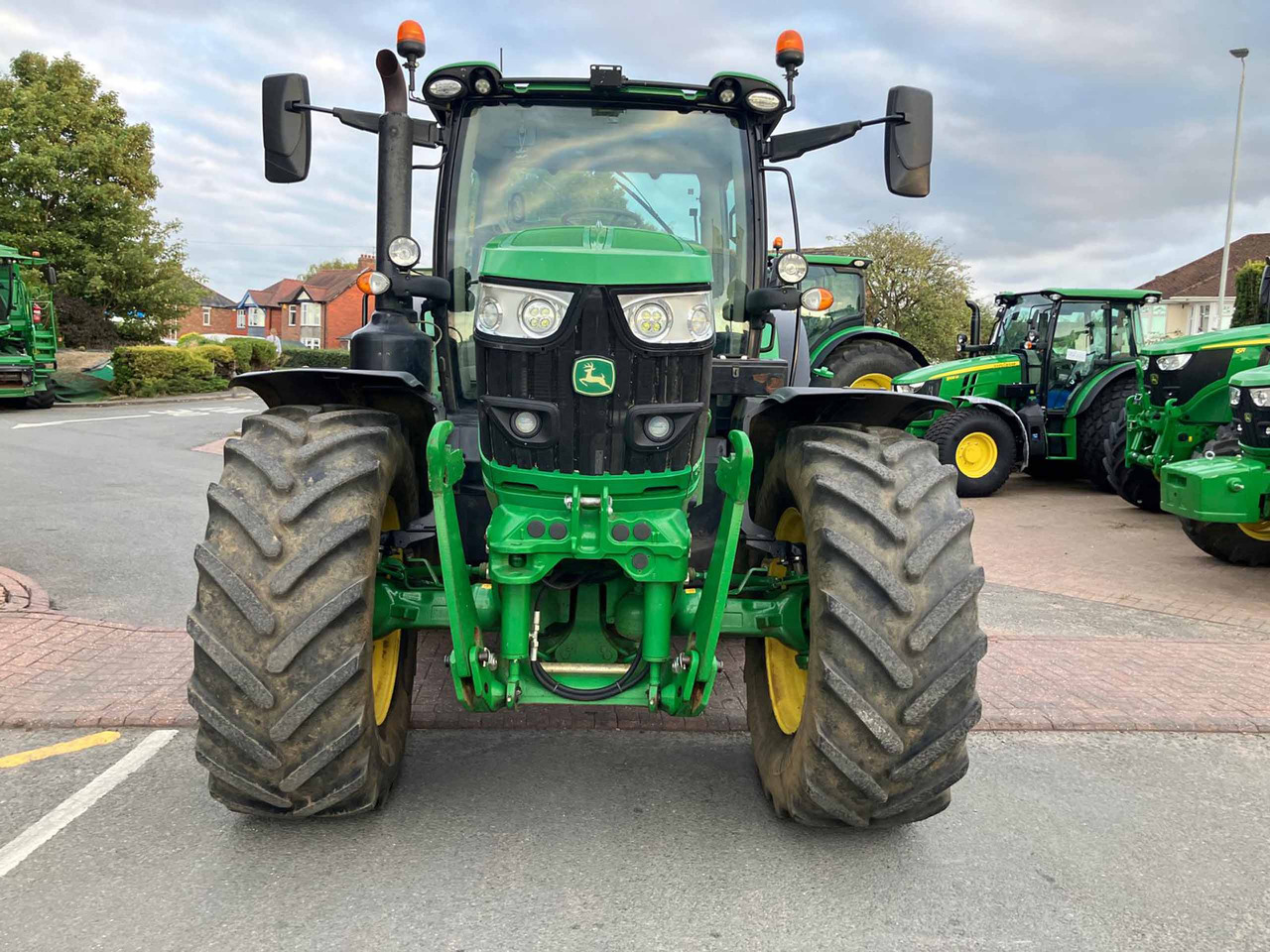 John Deere 6155R - Tractor: afbeelding 3 John Deere 6155R - Tractor: afbeelding 3