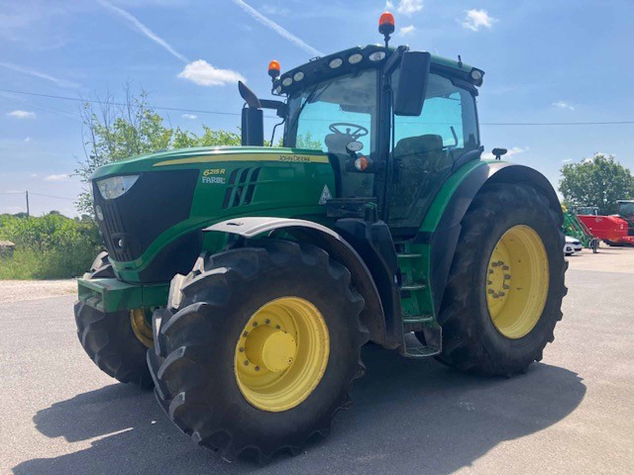 John Deere 6215R - Tractor: afbeelding 1 John Deere 6215R - Tractor: afbeelding 1