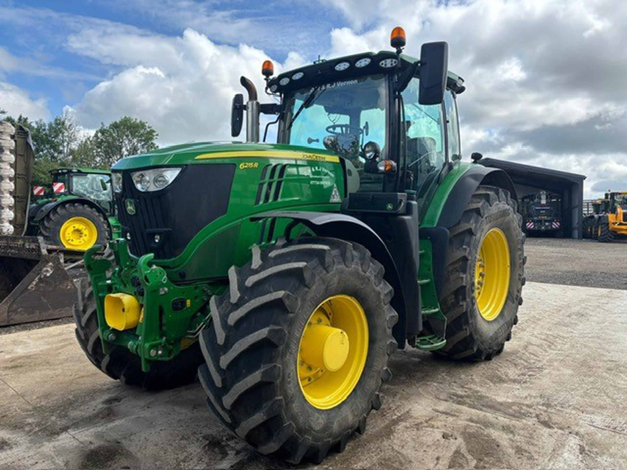 John Deere 6215R - Tractor: afbeelding 1 John Deere 6215R - Tractor: afbeelding 1