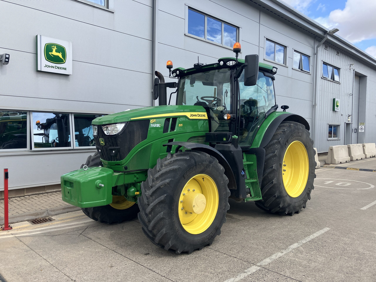 John Deere 6R 155 - Tractor: afbeelding 1 John Deere 6R 155 - Tractor: afbeelding 1