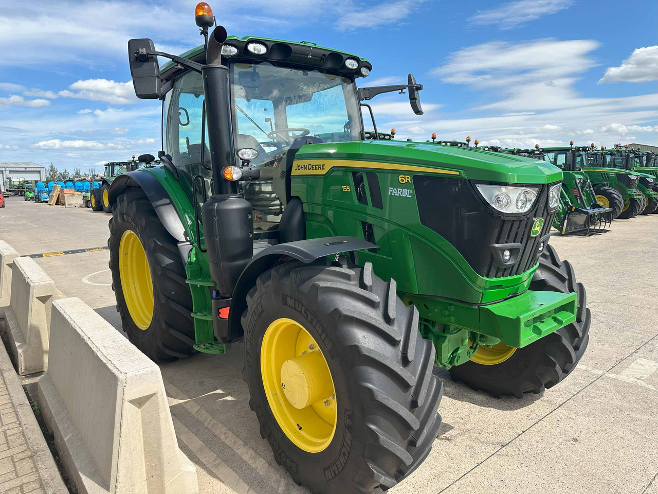 John Deere 6R 155 - Tractor: afbeelding 1 John Deere 6R 155 - Tractor: afbeelding 1