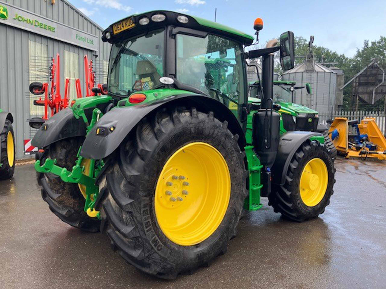John Deere 6R 185 - Tractor: afbeelding 2 John Deere 6R 185 - Tractor: afbeelding 2