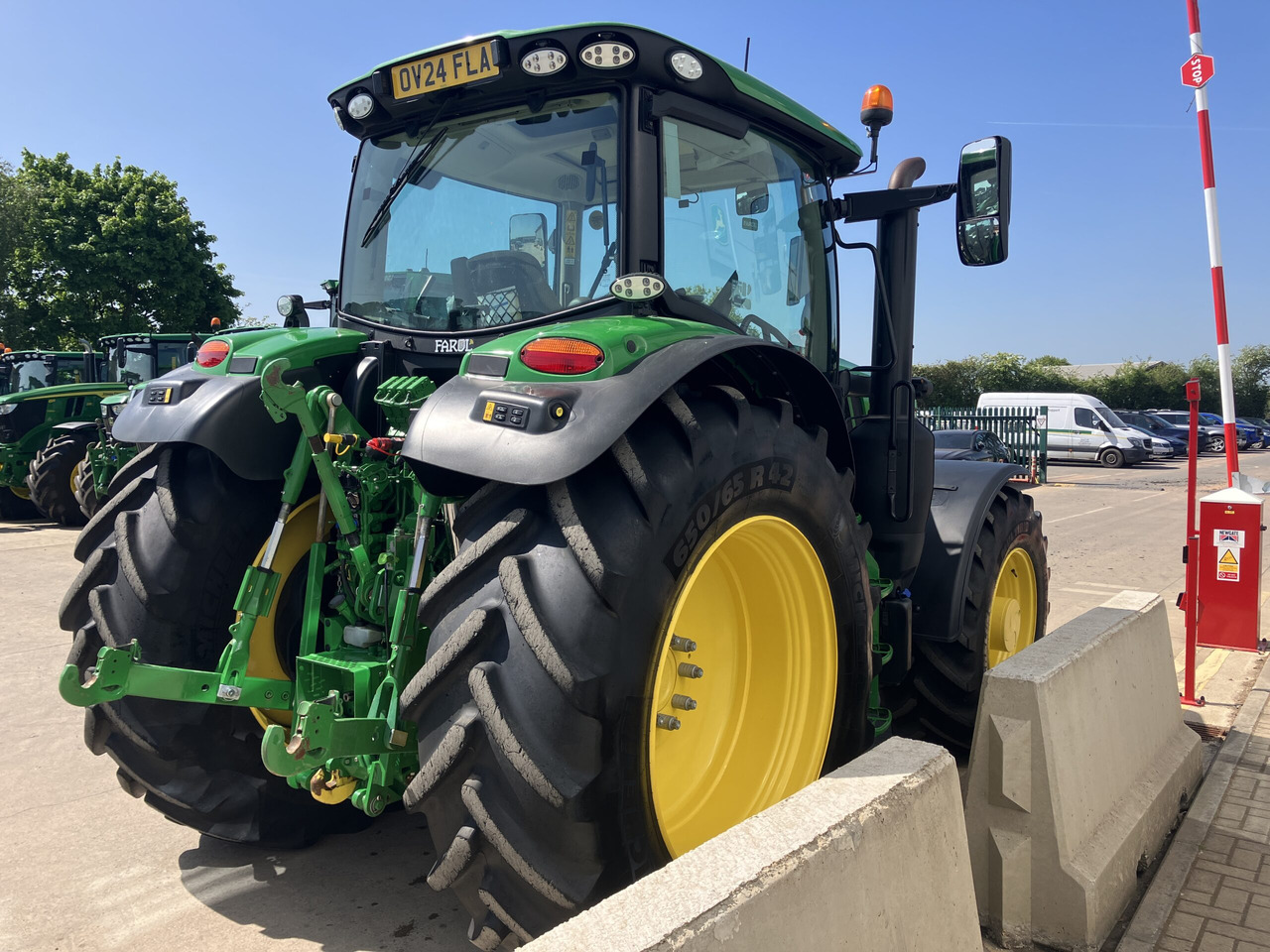John Deere 6R155 - Tractor: afbeelding 5 John Deere 6R155 - Tractor: afbeelding 5