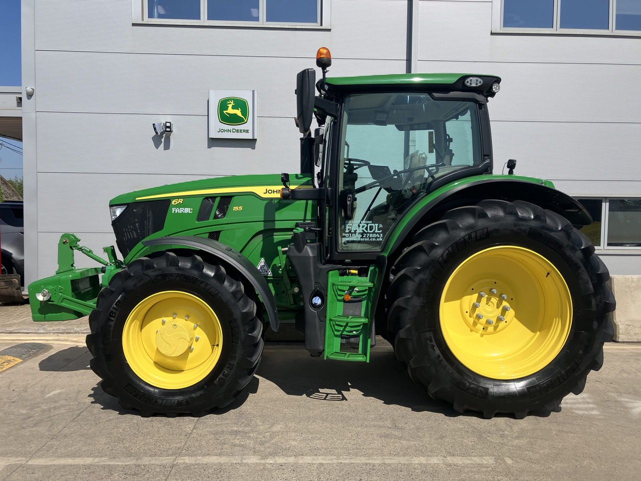 John Deere 6R155 - Tractor: afbeelding 2 John Deere 6R155 - Tractor: afbeelding 2