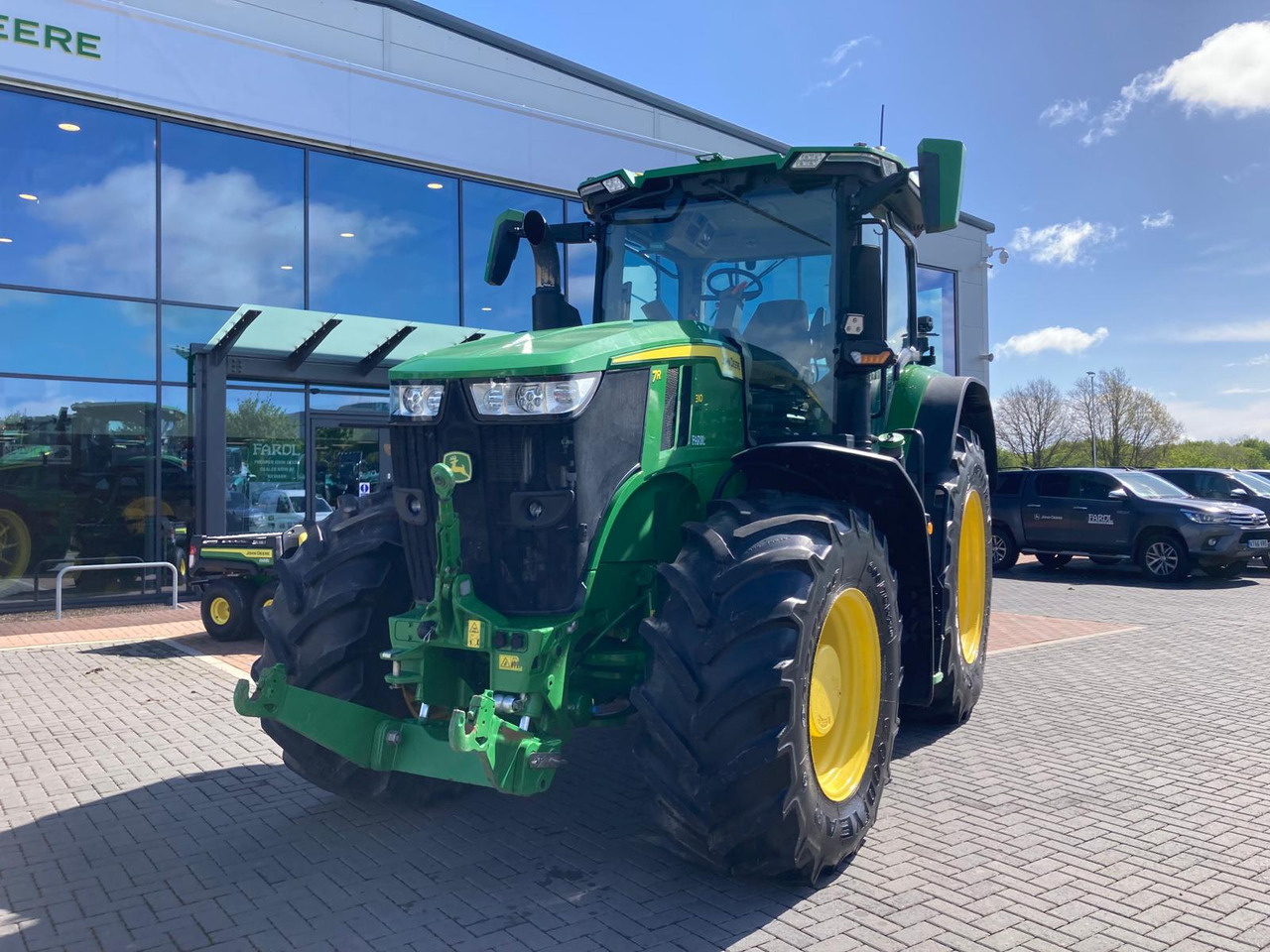 John Deere 7R 310 - Tractor: afbeelding 1 John Deere 7R 310 - Tractor: afbeelding 1