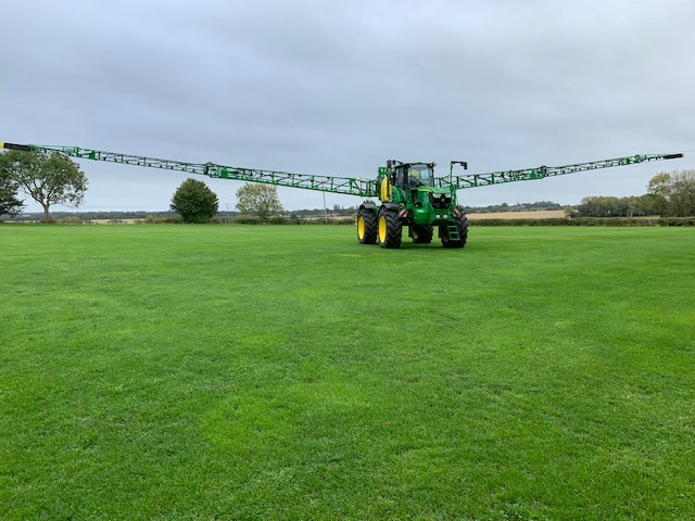 John Deere R4150i - Veldspuit: afbeelding 1 John Deere R4150i - Veldspuit: afbeelding 1