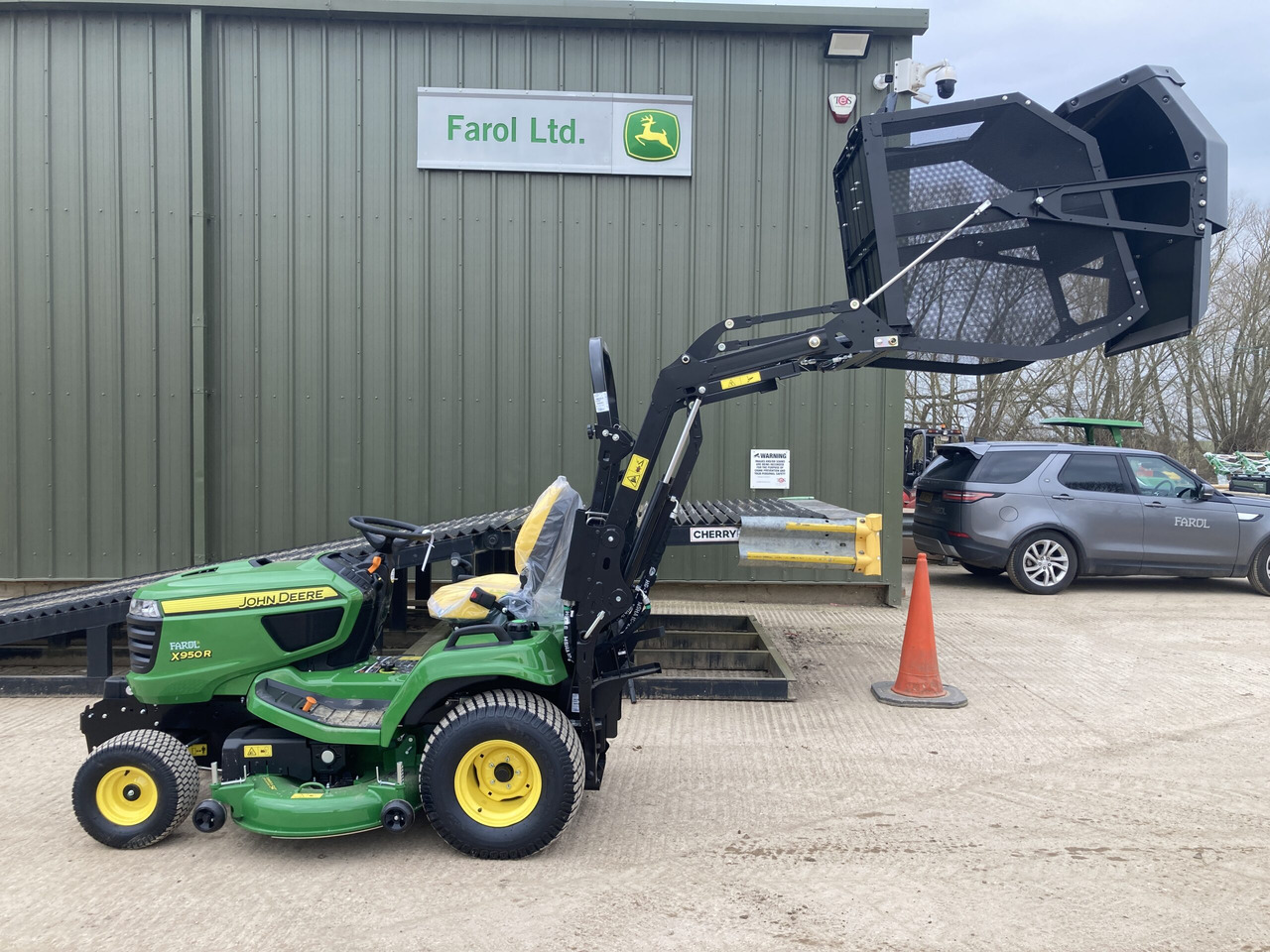 Nieuw Gazonmaaier John Deere X950R ride on cut and collect mower: afbeelding 9