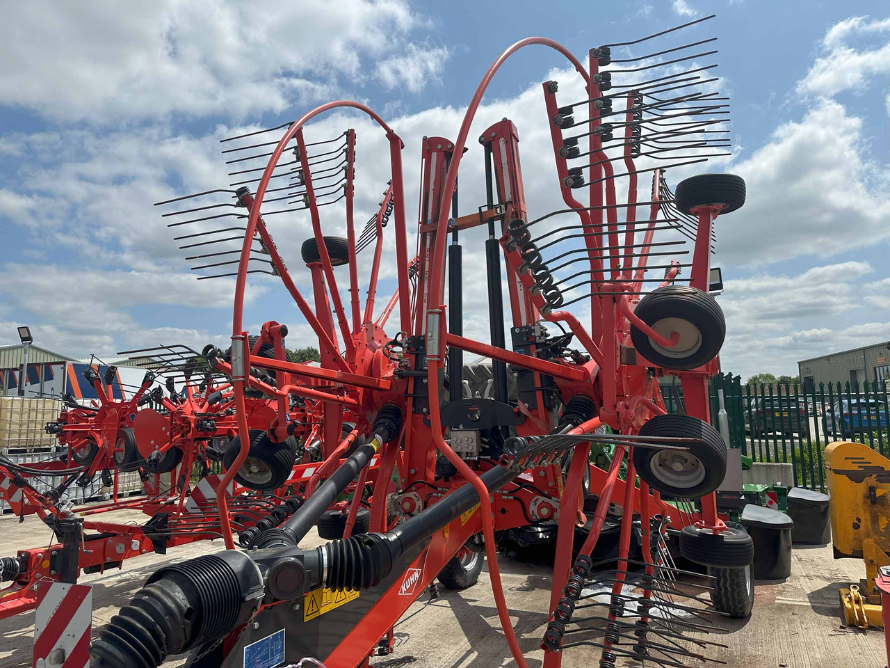 Kuhn GA8731 - Hooi-/ Voedermachine: afbeelding 1 Kuhn GA8731 - Hooi-/ Voedermachine: afbeelding 1