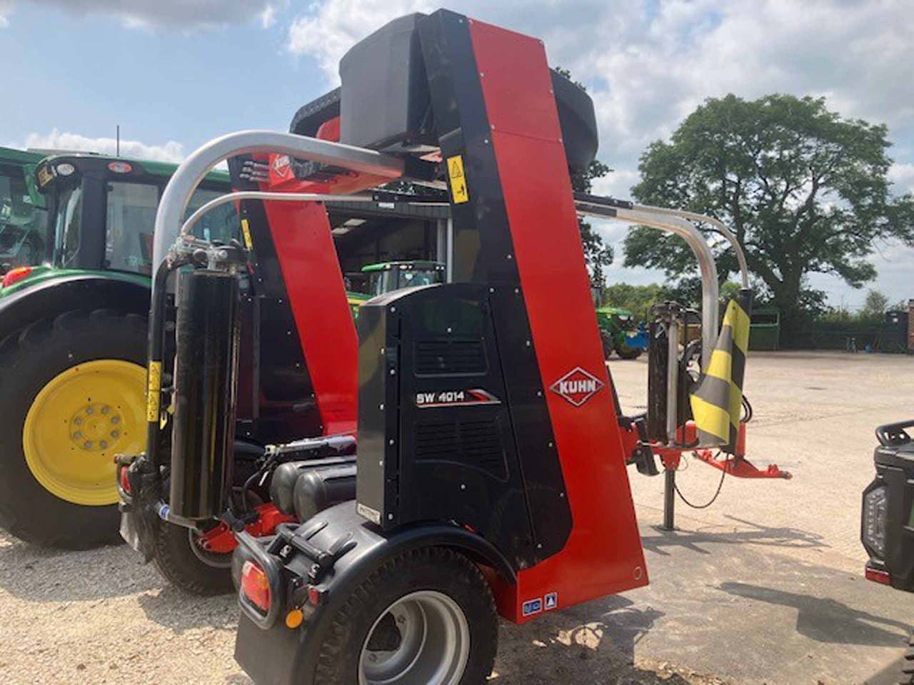 Kuhn SW4014 - Hooi-/ Voedermachine: afbeelding 2 Kuhn SW4014 - Hooi-/ Voedermachine: afbeelding 2