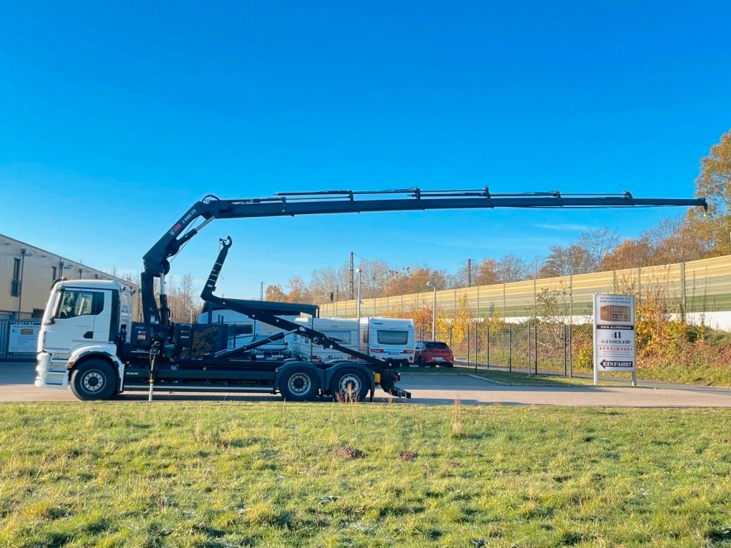 MAN TGS 26.470 6x2 Abrollkipper + Kran Hiab 228-6 - Haakarmsysteem vrachtwagen, Kraanwagen: afbeelding 3 MAN TGS 26.470 6x2 Abrollkipper + Kran Hiab 228-6 - Haakarmsysteem vrachtwagen, Kraanwagen: afbeelding 3