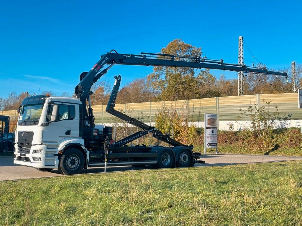 MAN TGS 26.470 6x2 Abrollkipper + Kran Hiab 228-6 - Haakarmsysteem vrachtwagen, Kraanwagen: afbeelding 2 MAN TGS 26.470 6x2 Abrollkipper + Kran Hiab 228-6 - Haakarmsysteem vrachtwagen, Kraanwagen: afbeelding 2