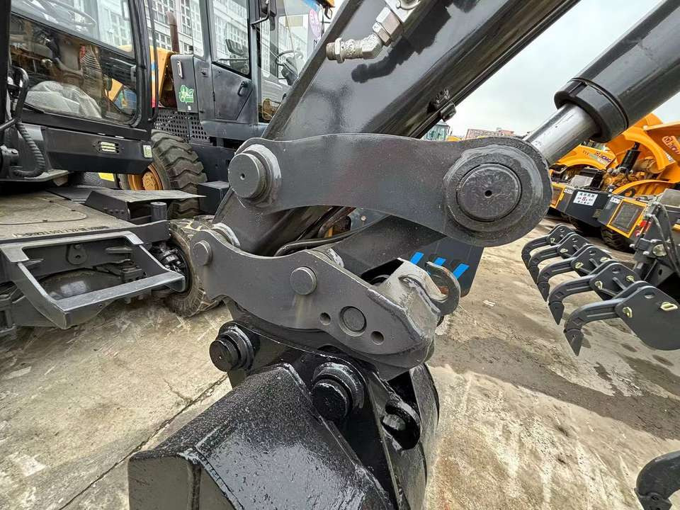 Hot Sale Used Doosan Dx75 Small 7.5t Wheel Excavator South Korea DX75 Mini Excavator for Sale Good Condition - Rupsgraafmachine: afbeelding 5 Hot Sale Used Doosan Dx75 Small 7.5t Wheel Excavator South Korea DX75 Mini Excavator for Sale Good Condition - Rupsgraafmachine: afbeelding 5