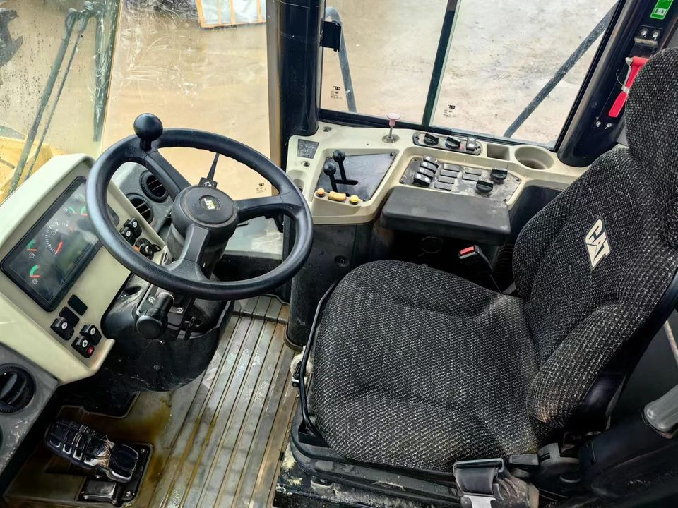 Second Hand Caterpillar CAT 950GC Wheel Loader Used CAT 950GC Wheel Loaders 950GC in Low Price for Hot Sale - Wiellader: afbeelding 5 Second Hand Caterpillar CAT 950GC Wheel Loader Used CAT 950GC Wheel Loaders 950GC in Low Price for Hot Sale - Wiellader: afbeelding 5