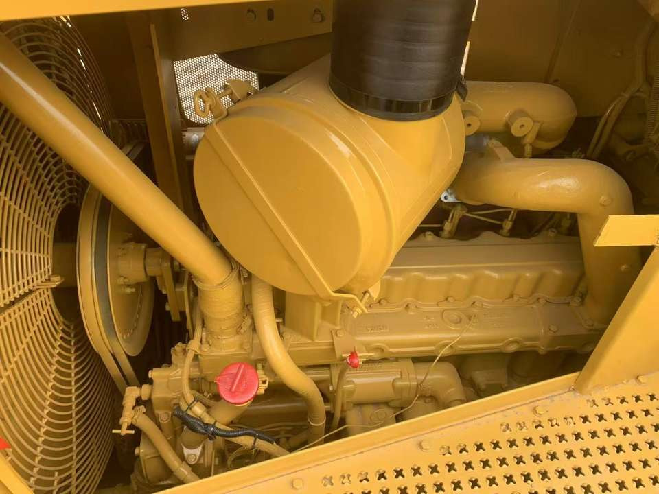 Used Machinery Caterpillar CAT D8R Bulldozer With Ripper Construction & Building Machinery Second Hand - Bulldozer: afbeelding 4 Used Machinery Caterpillar CAT D8R Bulldozer With Ripper Construction & Building Machinery Second Hand - Bulldozer: afbeelding 4