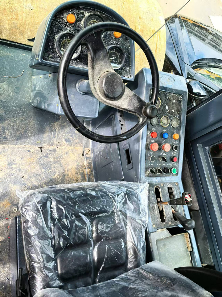 XCMG XS143 - Schapenpootwals/ Grondverdichter: afbeelding 5 XCMG XS143 - Schapenpootwals/ Grondverdichter: afbeelding 5