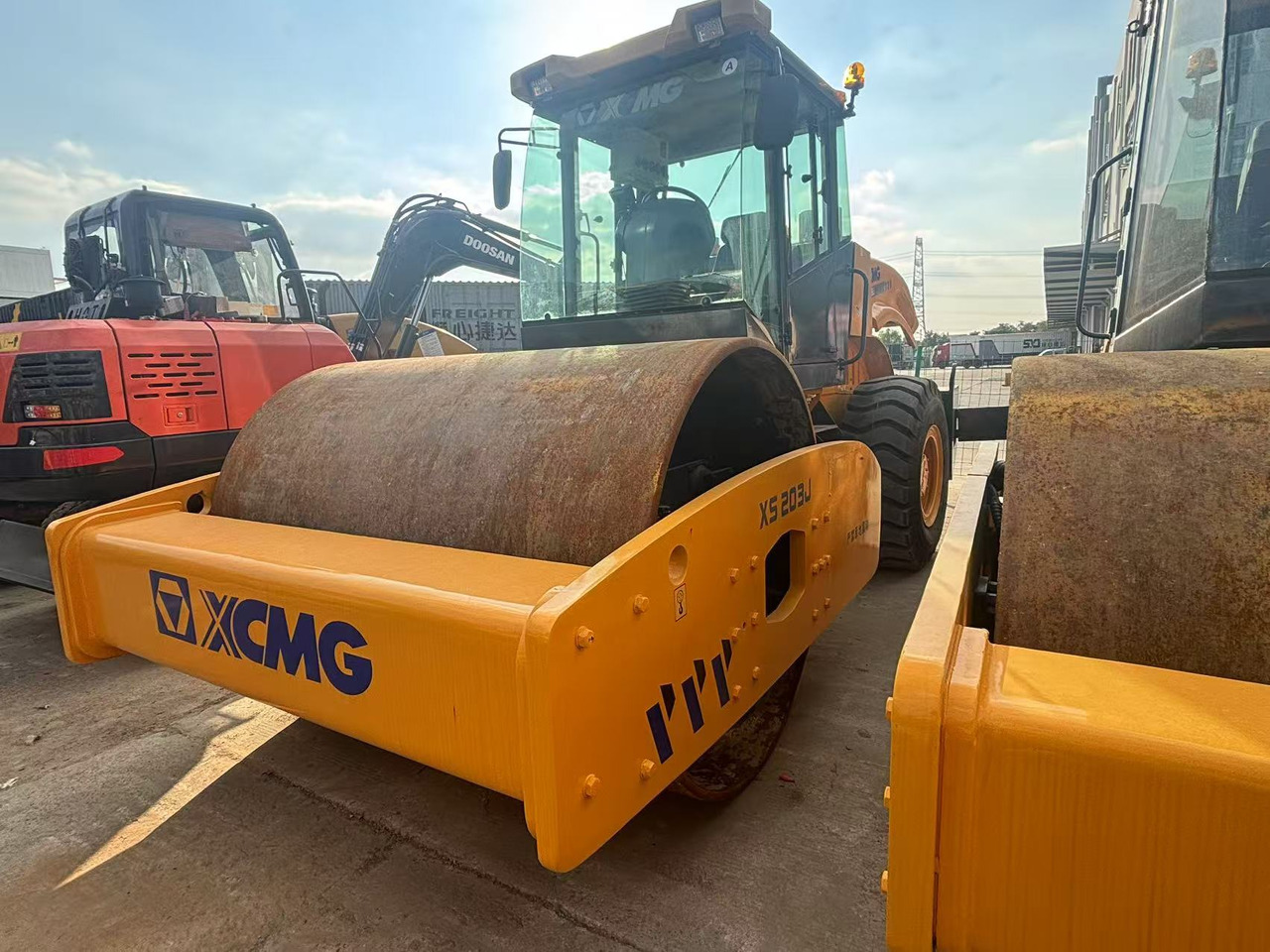 XCMG XS203J - Schapenpootwals/ Grondverdichter: afbeelding 2 XCMG XS203J - Schapenpootwals/ Grondverdichter: afbeelding 2