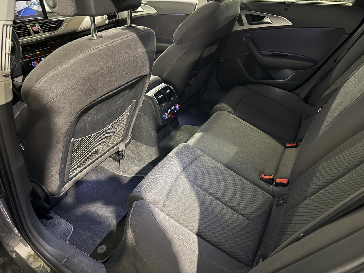 Audi | A6 Avant | 1.8 TFSI ultra Premium Edition | 2016 | 240.412 km | Automaat | L563VD | Geen oordeel - Personenwagen: afbeelding 2 Audi | A6 Avant | 1.8 TFSI ultra Premium Edition | 2016 | 240.412 km | Automaat | L563VD | Geen oordeel - Personenwagen: afbeelding 2