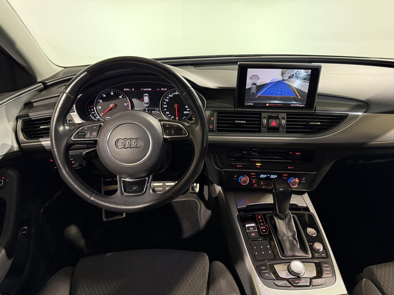 Audi | A6 Avant | 1.8 TFSI ultra Premium Edition | 2016 | 240.412 km | Automaat | L563VD | Geen oordeel - Personenwagen: afbeelding 3 Audi | A6 Avant | 1.8 TFSI ultra Premium Edition | 2016 | 240.412 km | Automaat | L563VD | Geen oordeel - Personenwagen: afbeelding 3