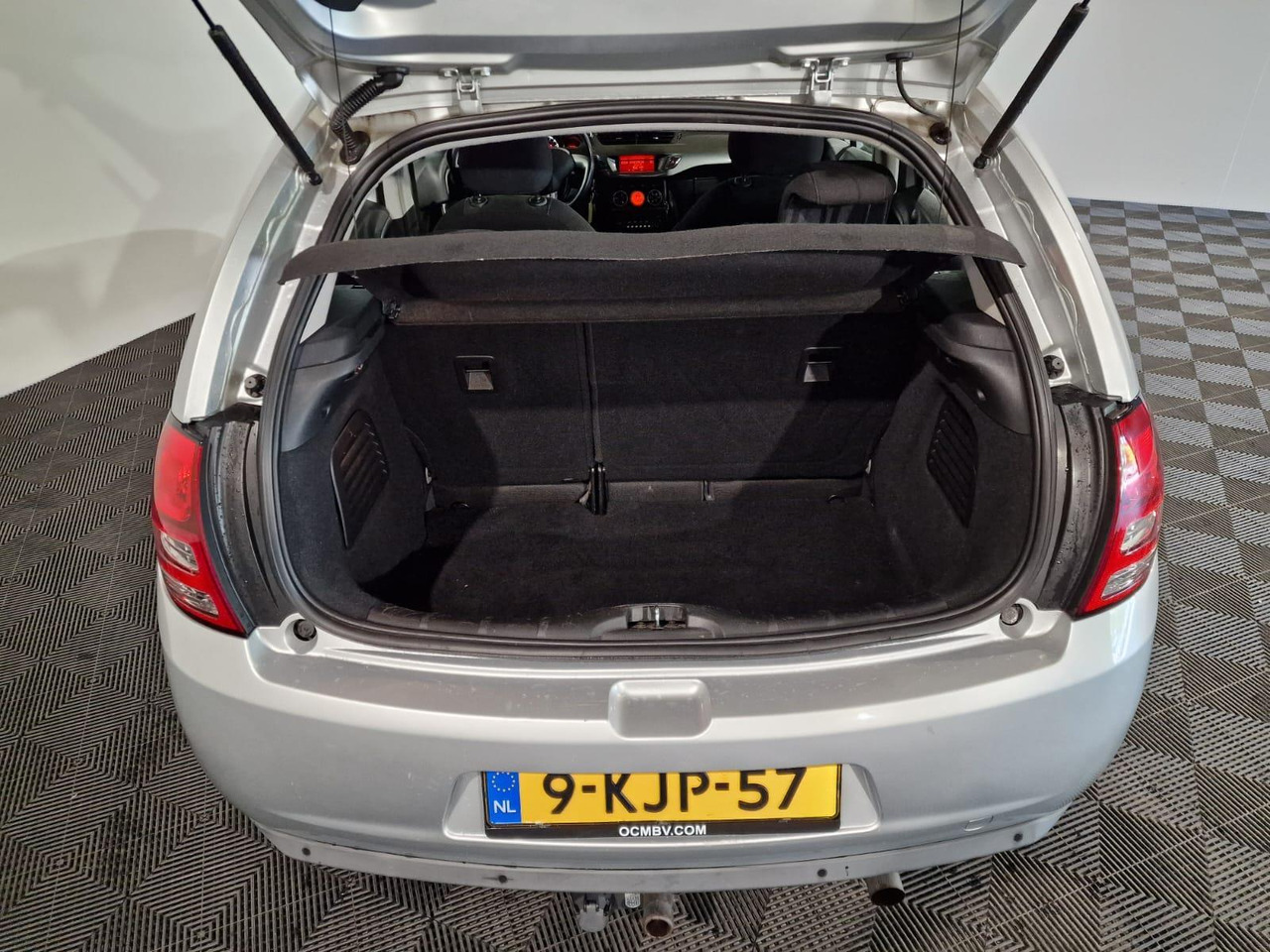 Citroen C3 1.6 Vti | 2012 | 193.593 km | 9-KJP-57 - Hatchback: afbeelding 3 Citroen C3 1.6 Vti | 2012 | 193.593 km | 9-KJP-57 - Hatchback: afbeelding 3